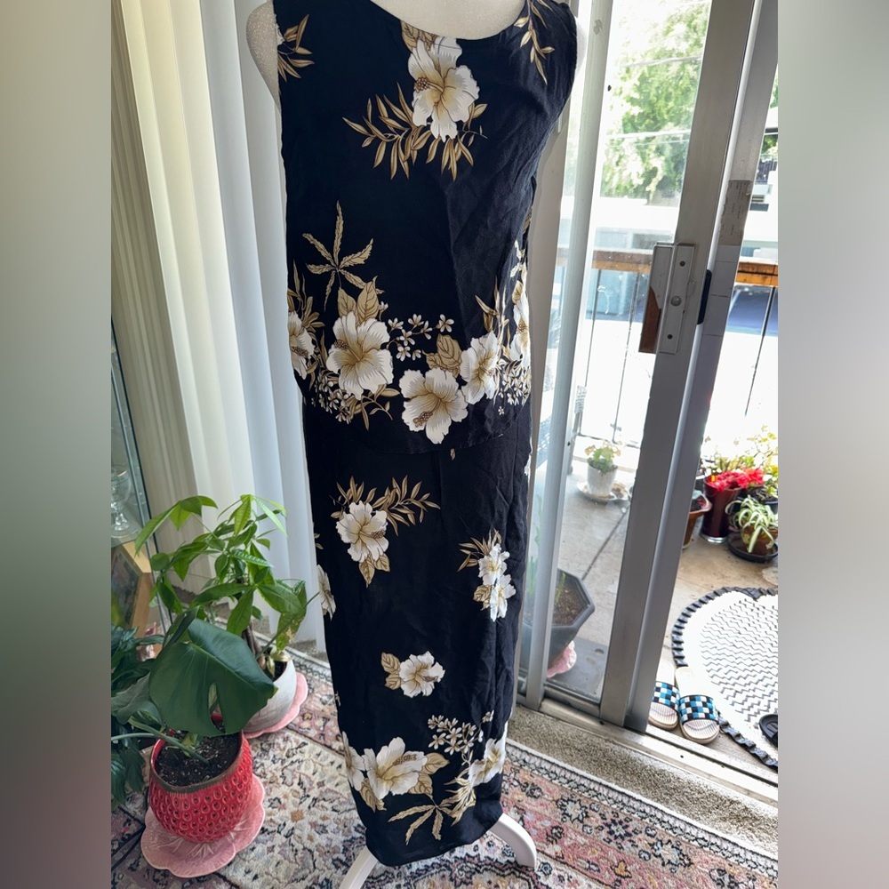 VTG Hibiscus Collection Hawaii 2 Piece Top & Skirt Sarong SMALL Black & White - Picture 9 of 16